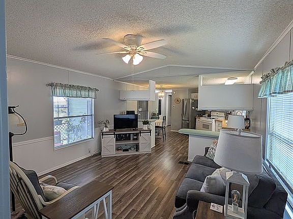 Spacious living room