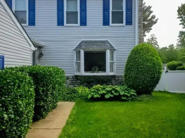 1036 Hazelwood Dr, Philadelphia, PA 19150