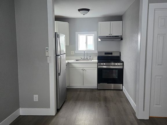 3rd image of 704 Railroad Ave #8