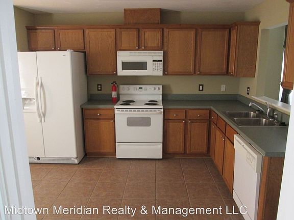 3rd image of 359 Wilson Green Blvd