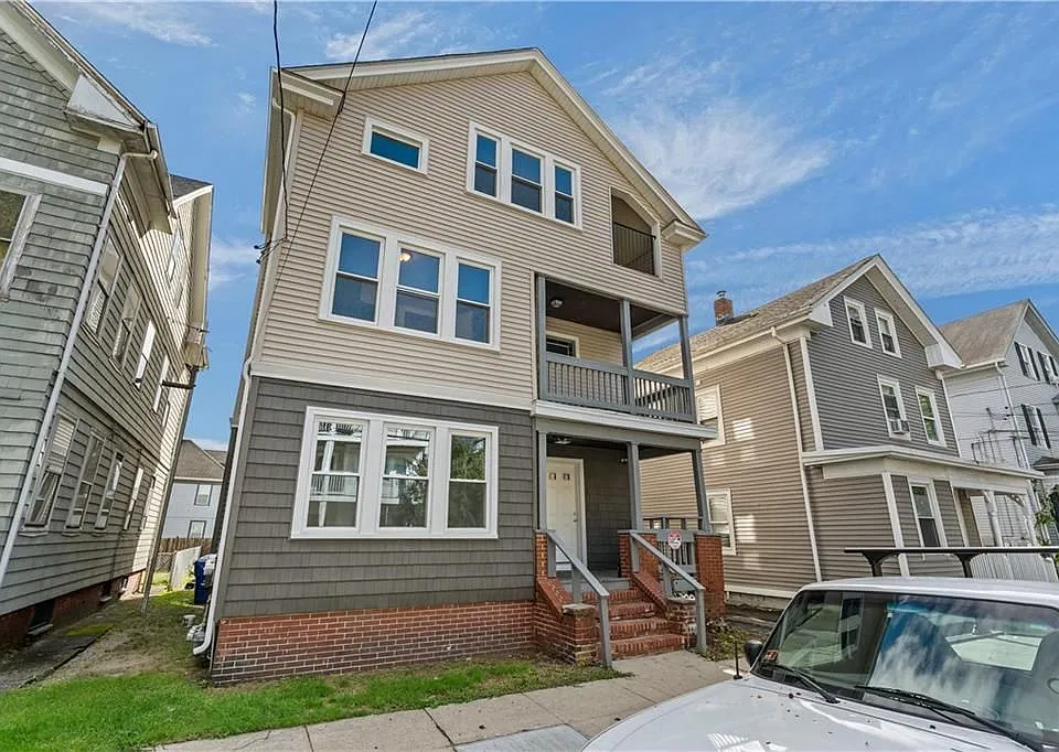 207 Oakland Ave #1