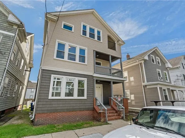 207 Oakland Ave, Providence, RI