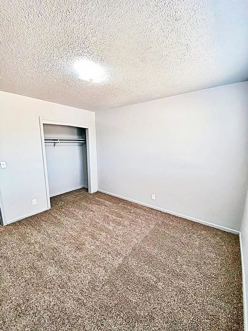 4760 Lafayette AV — Photo 4