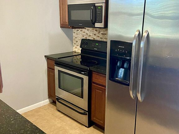 4th image of 231 Edson Dr