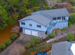 1037 Canyon Trl, Coos Bay, OR