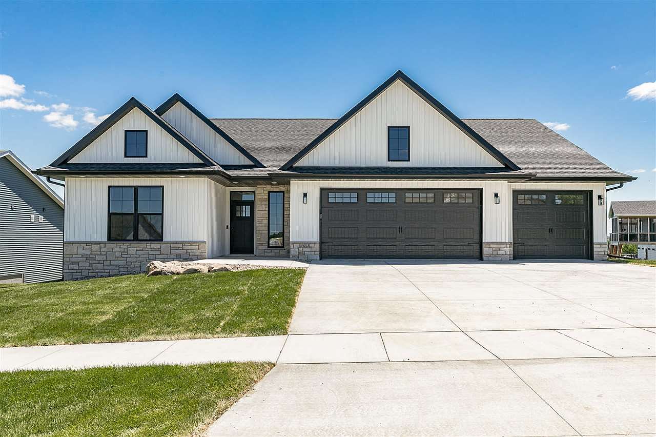 303 Ridgeway Dr, Tiffin, IA 52340 Zillow