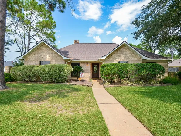 1210 Quail Hollow Dr, El Campo, TX 77437
