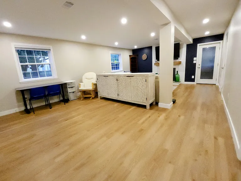 407 Russell Rd — Photo 37