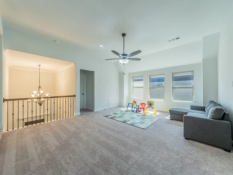 921 Bayberry Dr — Photo 8