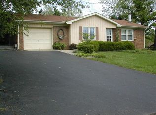 104 Terry Ln, Lynnville, IN 47619