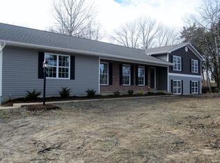 6320 Country Club Rd, Washington, MO 63090