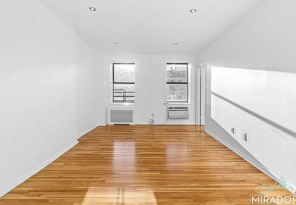 2nd image of 1560 York Ave APT 4A