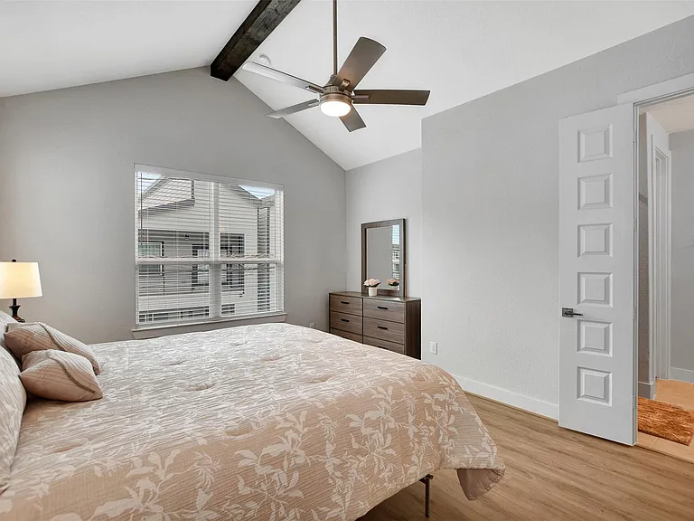 119 E 43rd St #B — Photo 22