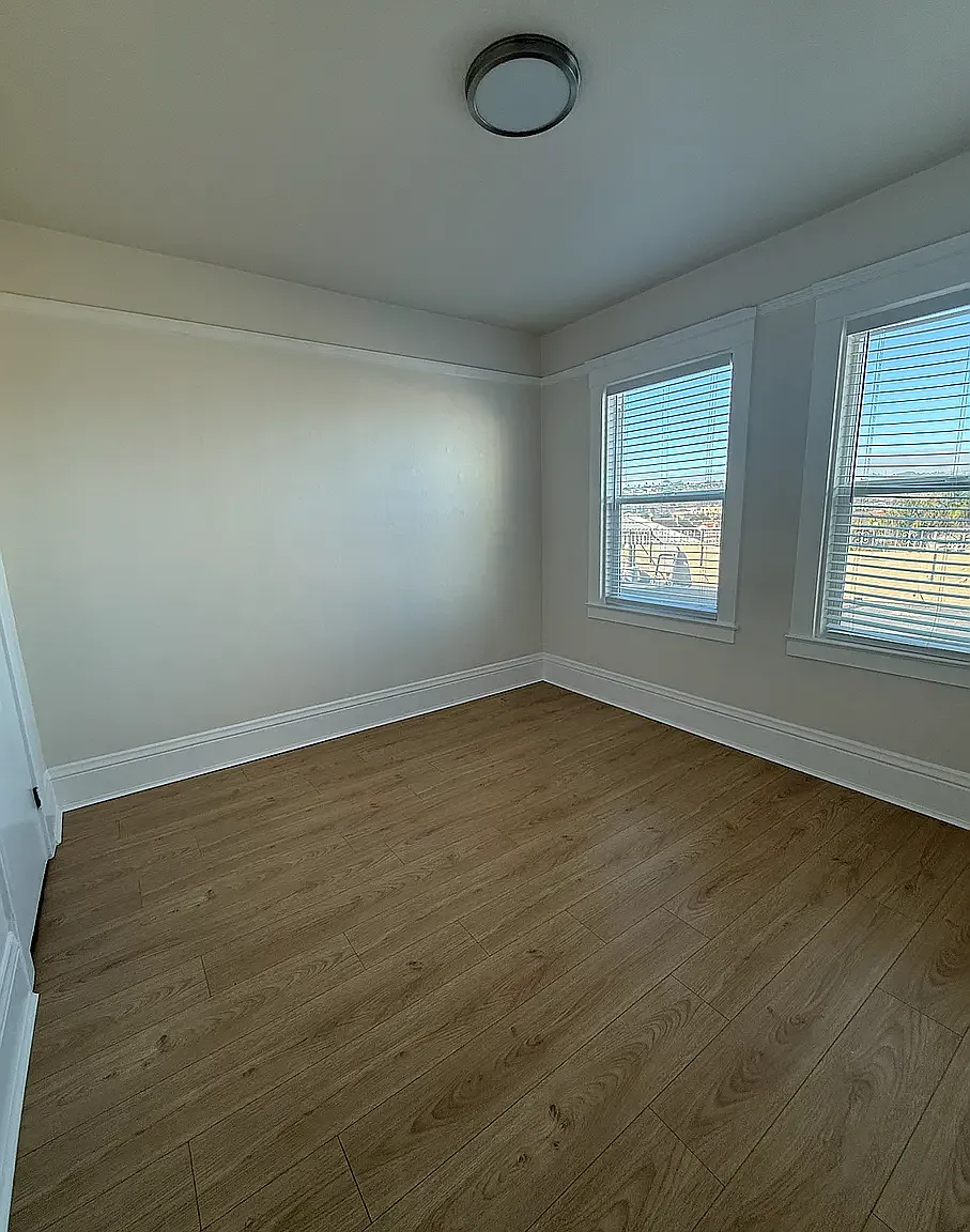 3 bed, $4,250 — Photo 3