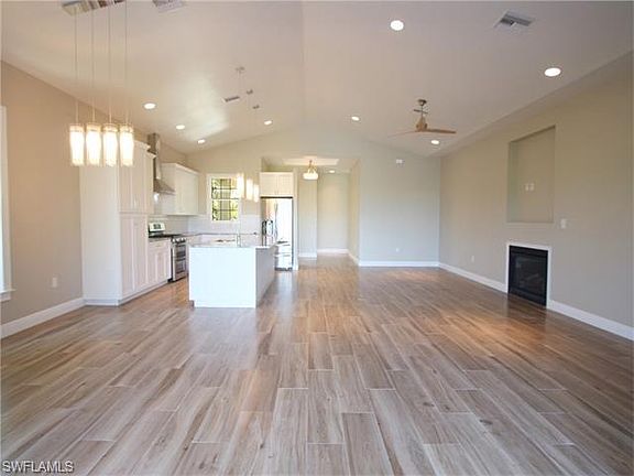 4th image of 3792 Coquina Dr