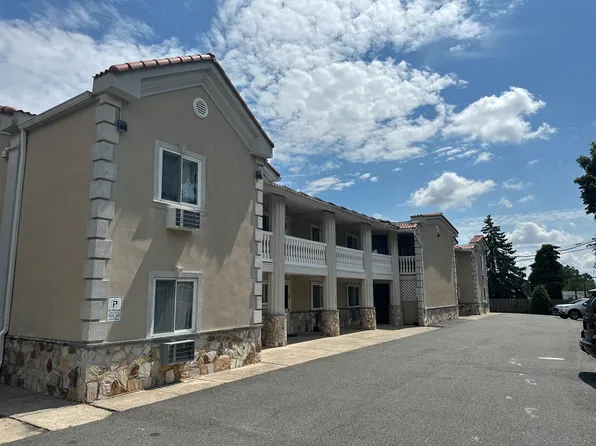 95 Park St APT 3, Montclair, NJ 07042