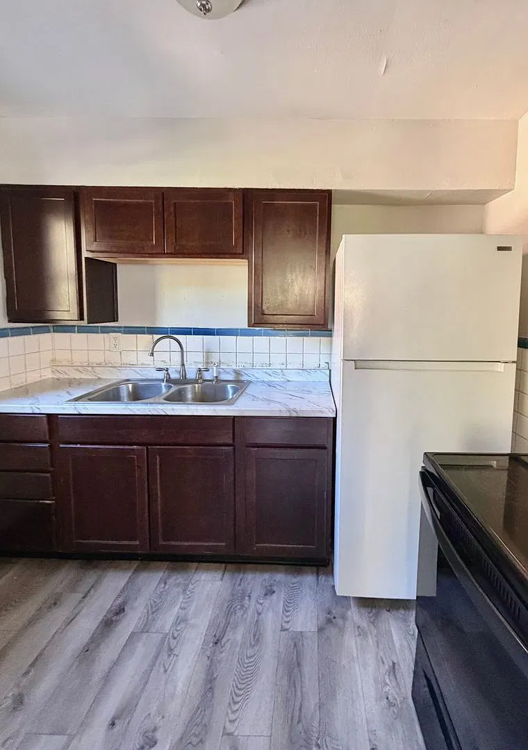 2 bed, 1.0 bath, $945 — Photo 4