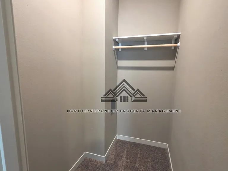 185 SW Silverstar Ln — Photo 16