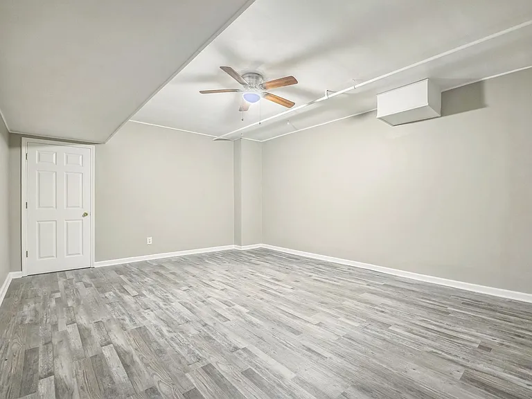 240 Brandenburgh Cir — Photo 28