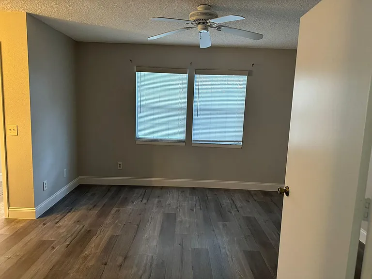 11813 Mintwood Ct — Photo 4