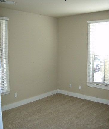 5th image of 650 Dekalb St Unit 1325