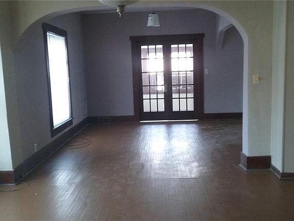 2nd image of 308 E Washington St