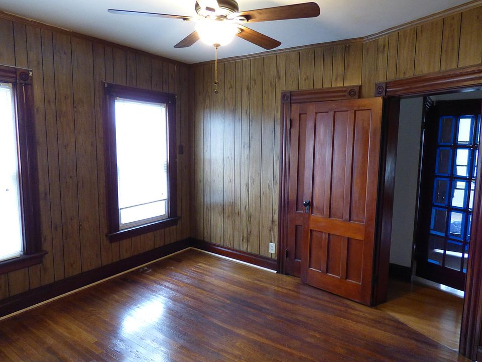 261 Wakelee Ave Ansonia CT Zillow