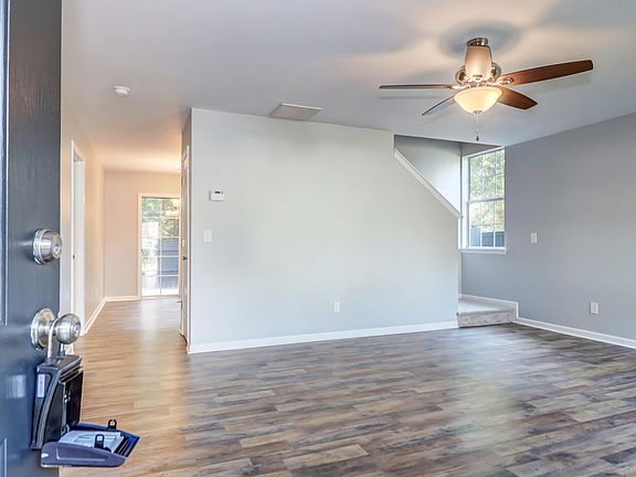 5th image of 4824 Hearthside Dr