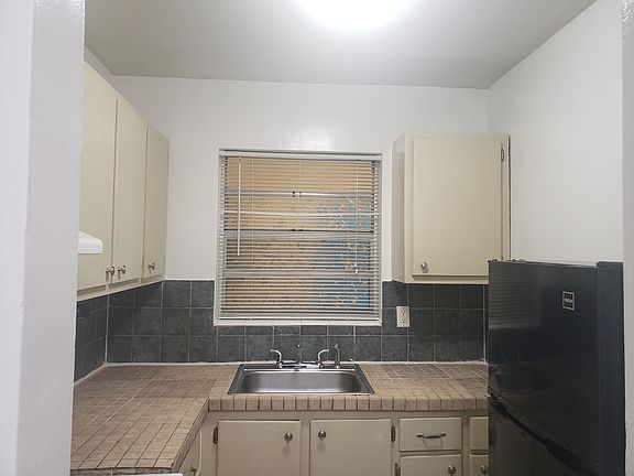 4th image of 2037 SE 3rd St APT 2