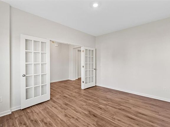 5th image of 808 Fairmile Dr