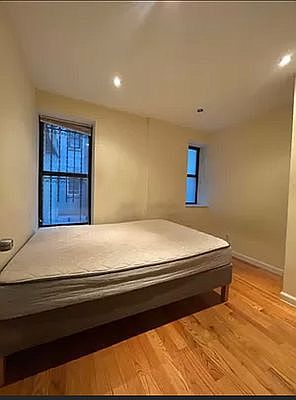 4th image of 10 Manhattan Ave #1F1