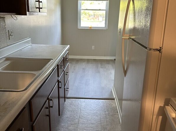 720 Pool Ave APT B