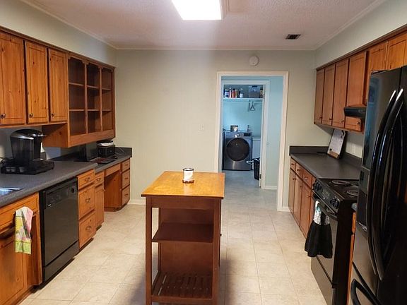 2nd image of 3945 Foxridge Dr