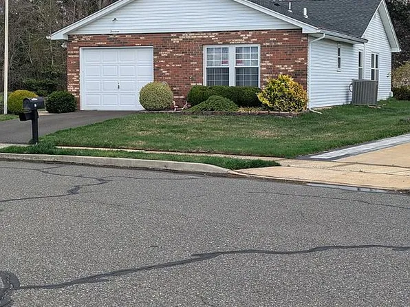 14 Vernon Ct, Brick, NJ 08724