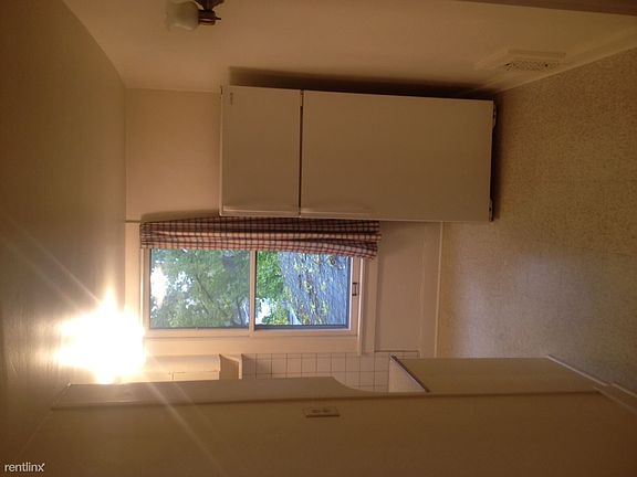 918 Apt C 7