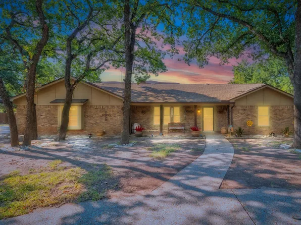 786 Eagle Canyon Dr, China Spring, TX 76633