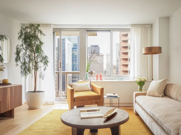 234 E 46th St APT 1803, New York, NY 10017