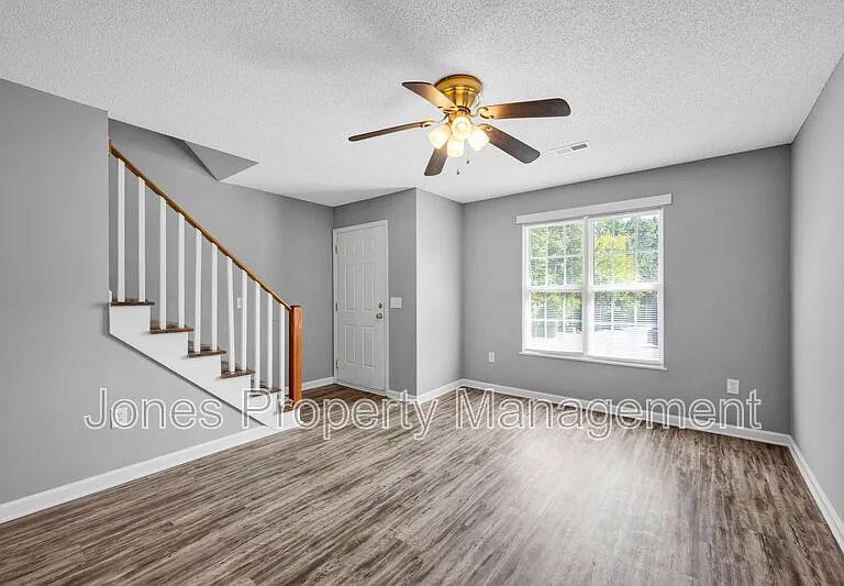 134 Aaron Pl NW — Photo 4