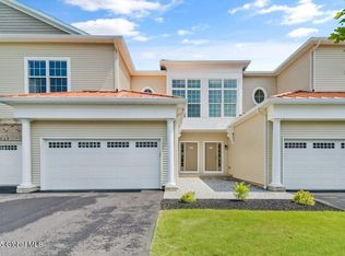 602 Valley Pointe Dr, Niskayuna, NY 12309