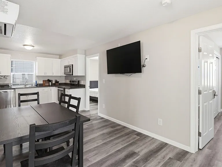 160 Harrison Ave #E1 — Photo 38
