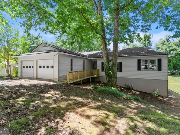 7 Tradewinds Rd, Cleveland, GA 30528