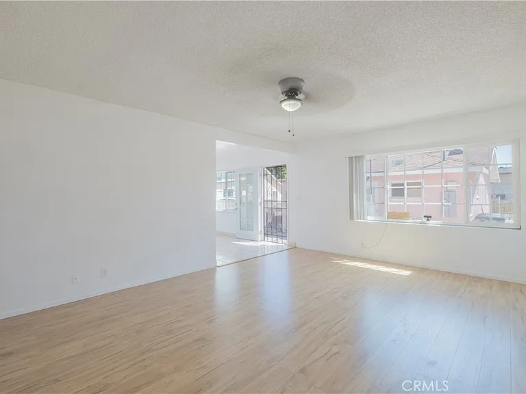 4433 Triggs St E — Photo 7