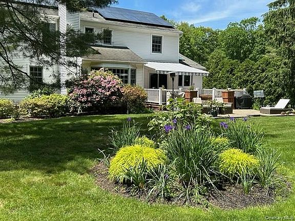 4th image of 16 Fox Den Road