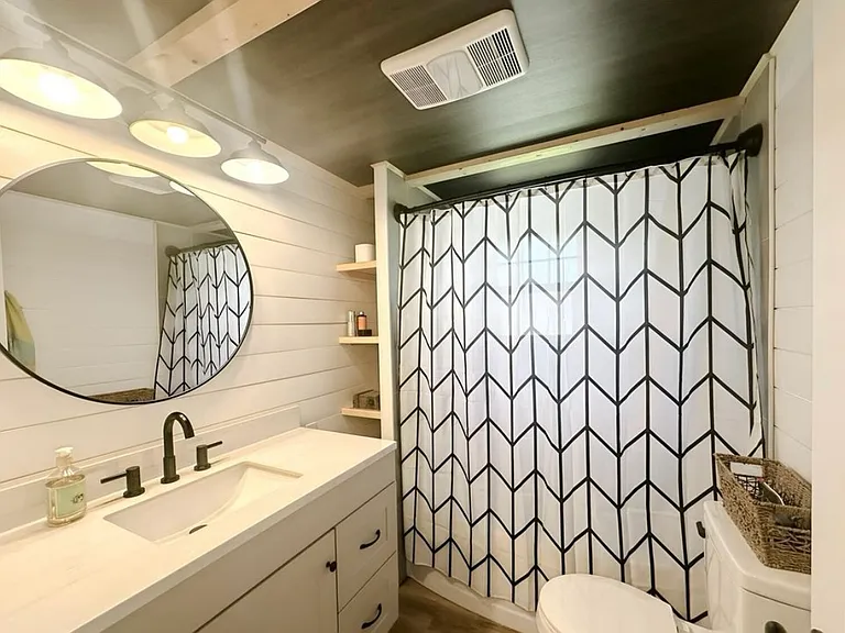 703 W Simpson Ave — Photo 8