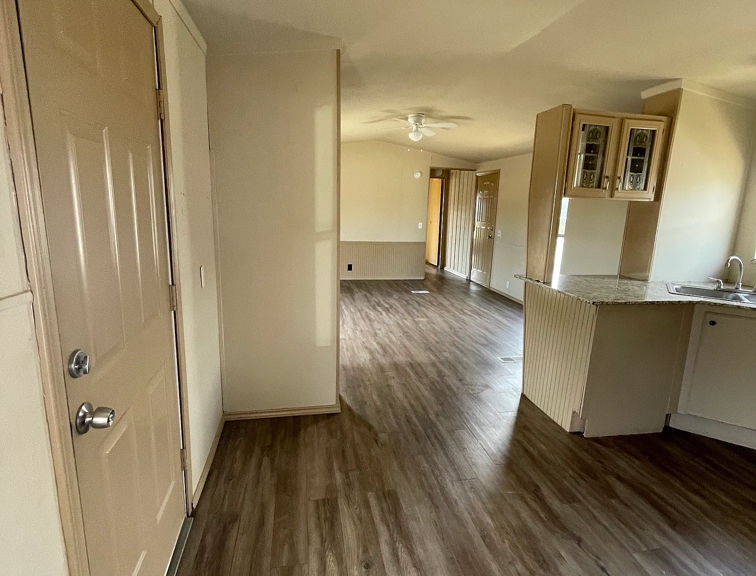 2 bed, 900 sqft, $1,100 — Photo 1