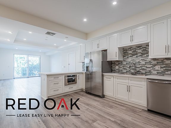 3rd image of 1237 1/4 S Holt Ave #204