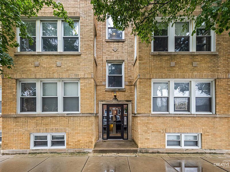 1st image of 3335 W Byron St APT G