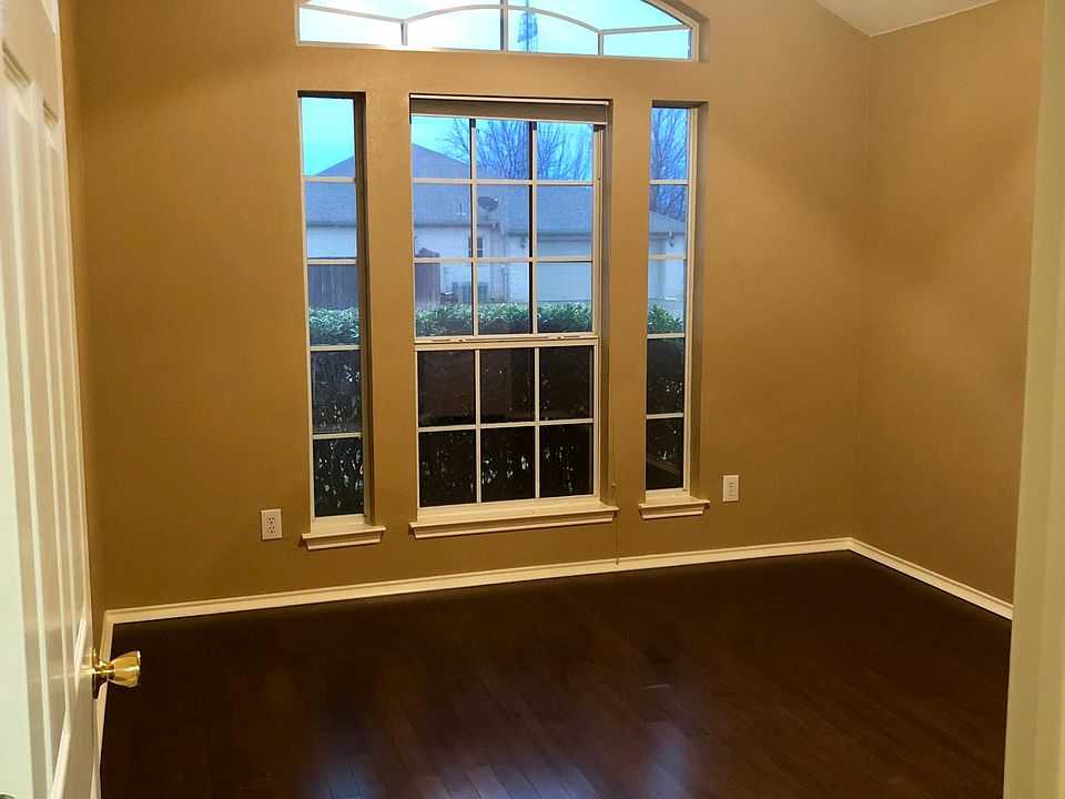1st image of 1040 Thistle Meade Cir