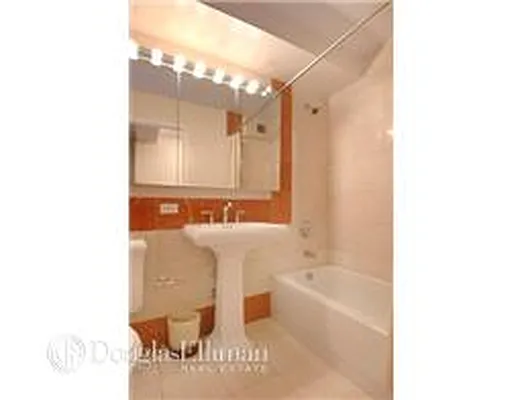 Rented by Douglas Elliman | media 16