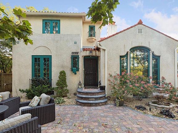 2nd image of 1005 Cedar Lake Rd S